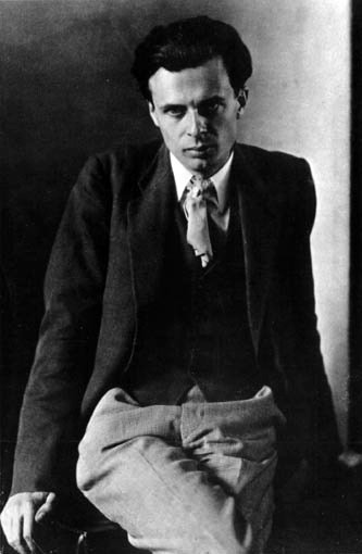 Aldous Huxley - Les mots peuvent ressembler aux rayons X, si l'on s'en sert convenablement, ils transpercent n'importe quoi. On lit, et l'on est transpercé.