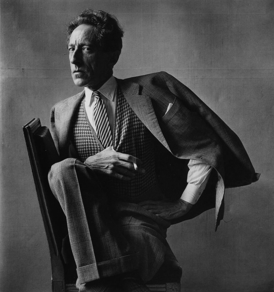 Jean Cocteau - Celui qui s'imagine avoir seul la sagesse, l'éloquence, la force, s'expose au ridicule. L'intelligence permet de se contredire.