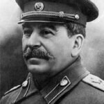 Joseph Staline - Vous ne pouvez pas faire une révolution avec des gants de soie.