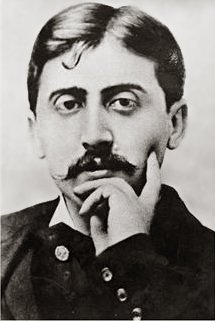 Marcel Proust - La constance d'une habitude est d'ordinaire en rapport avec son absurdité.