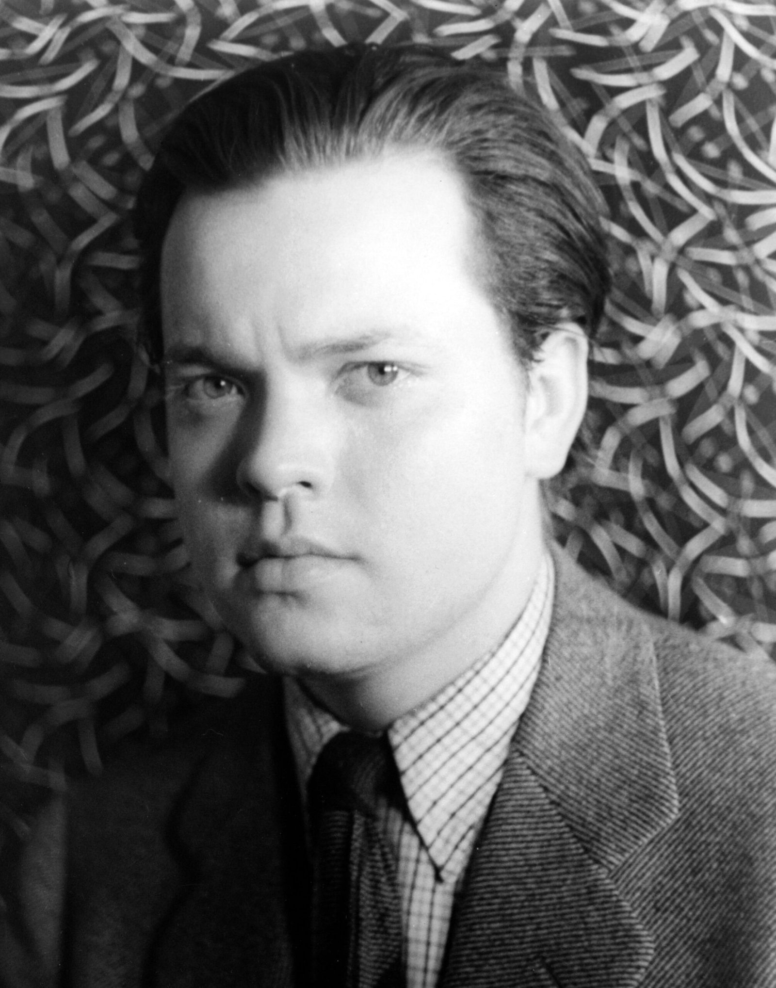 Orson Welles - Dans la vie, il y a trois choses insupportables : le café froid, le champagne tiède et les femmes trop chaudes.